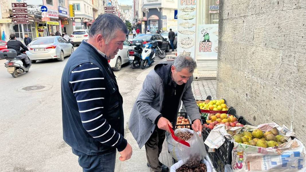 Tezgahta son günleri fakat fiyatını duyan ardına bakmadan kaçıyor! Fiyatlar cep yakıyor, vatandaş alışverişi unuttu 5